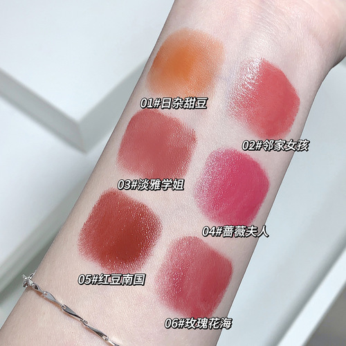 Gege bear light and smooth water-gloss lipstick, moisturizing, water-gloss, whitening, not easy to stick to the cup, long-lasting makeup lip gloss for women