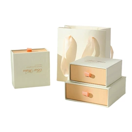 项链;手串;手链