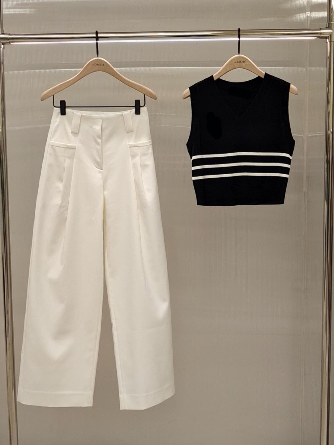 夏装搭配一整套法式甜辣风上衣时尚炸街减龄白色休闲裤两件套装女
