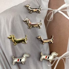 新しい金属製の子犬、小さくて絶妙なダックスフントの犬のステッチデザイン、多用途の靴、靴下、帽子、服、多孔質の小さな