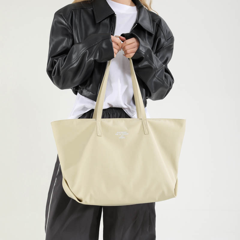 Women's nylon bag large capacity 2024 new leisure shoulder bag Korean fashion simple solid color handbag