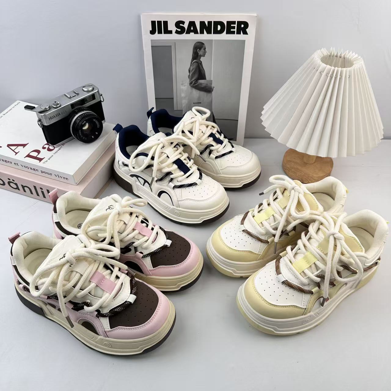 Los estudiantes de Yuanbo aman la versión coreana de las niñas zapatos de suela gruesa de dopamina con nuevos zapatos blancos transpirables.