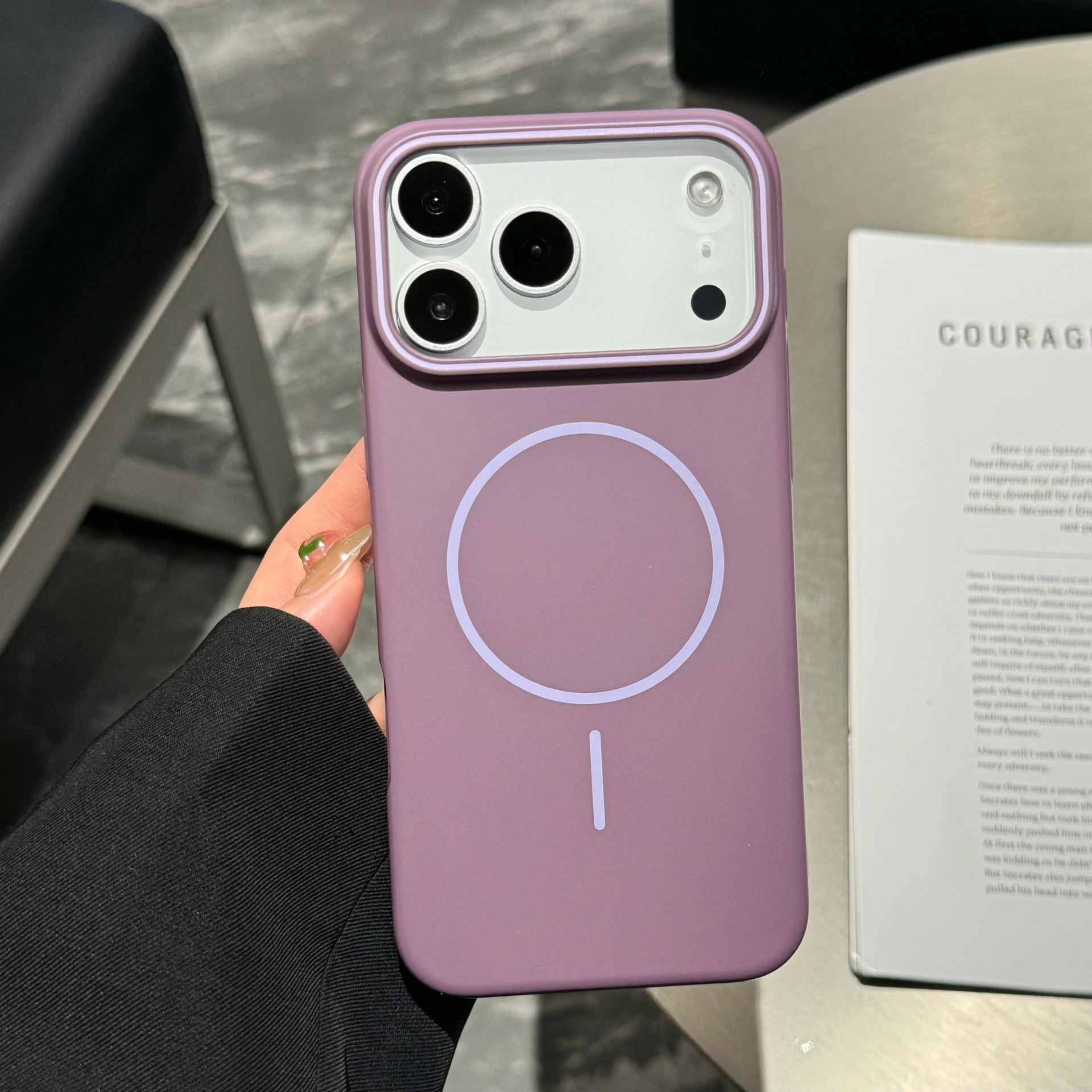 Aplicable para iphone17PROMAX succión magnética Apple 16 estilo macarón ultra delgada sensación de piel esmerilado caso de PC