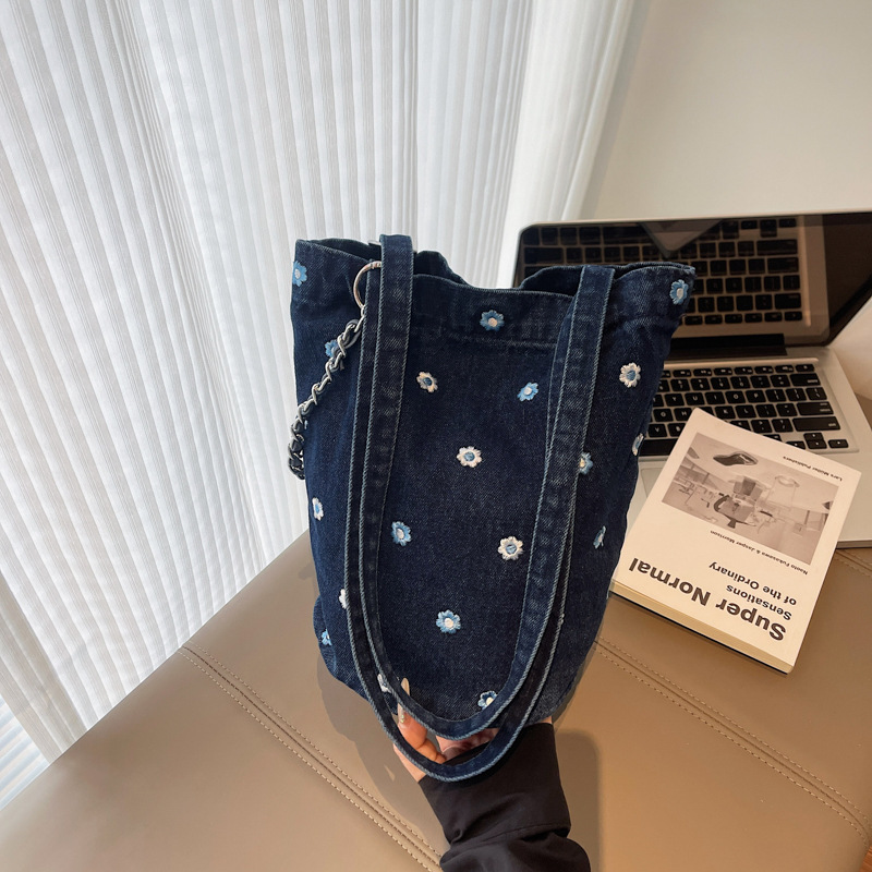 New ins-style denim tote bag, crossbody bag, casual bucket bag, cartoon design, women's bag, embroidered, cute shoulder bag New ins-style denim tote bag, crossbody bag, casual bucket bag, cartoon design, women's bag, embroidered, cute shoulder bag