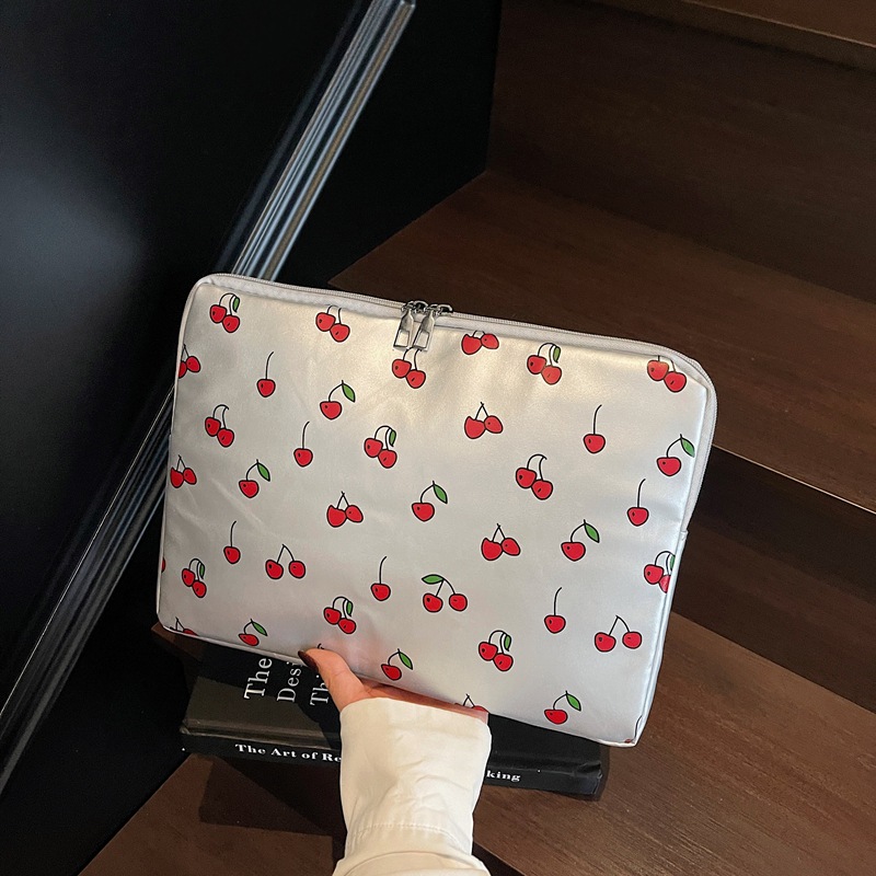 2025夏季新款小清新文艺时尚百搭草莓手拿包韩系休闲简约宴会包