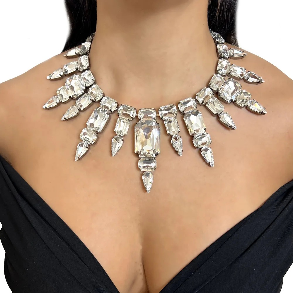 Traje de joyería europea y americana de alta calidad de tres piezas collar exagerado anillo ajustable accesorios conjunto de joyería femenina