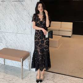 2026夏季新款经典黑V领短袖蕾丝连衣裙气质长裙子明星款鱼尾礼服