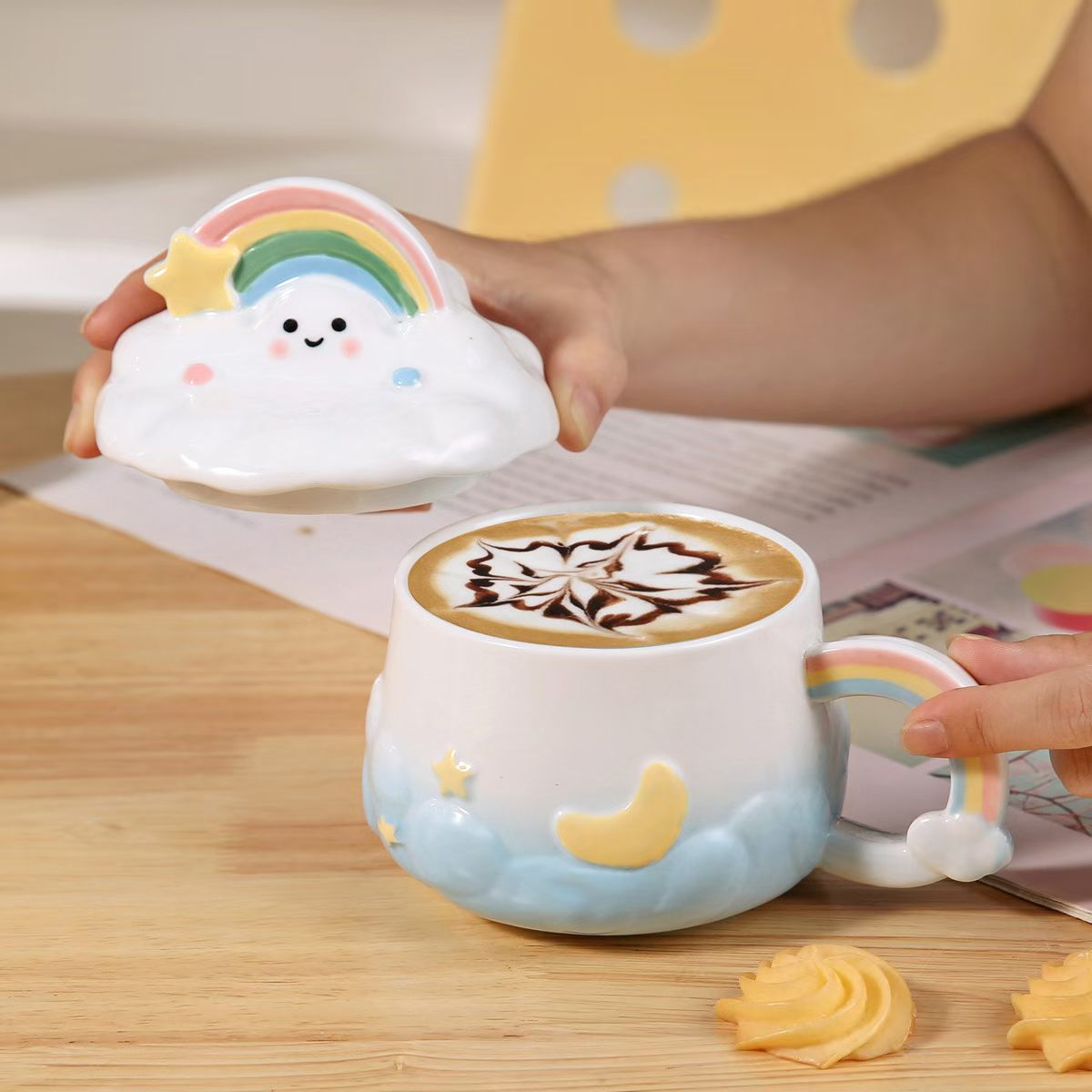 Personalidad creativa arco iris nubes taza con tapa cerámica taza de agua encantadora taza de café taza de regalo transfronteriza