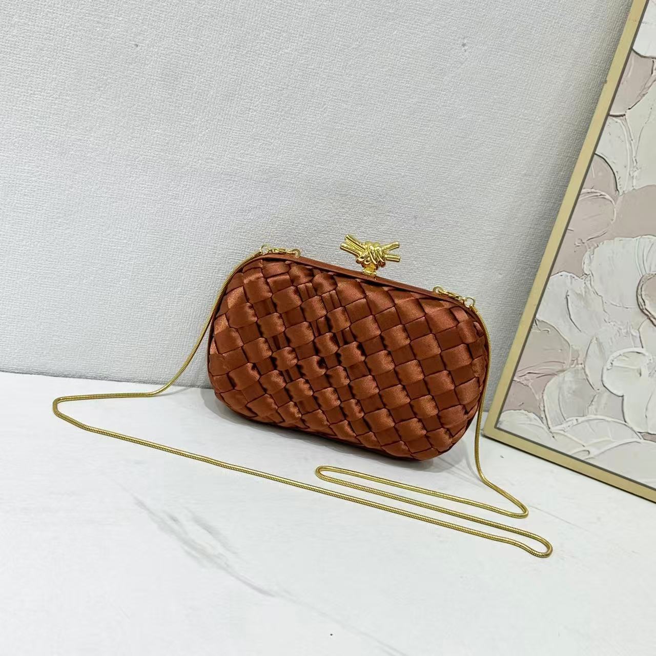 브라운(실크 천)