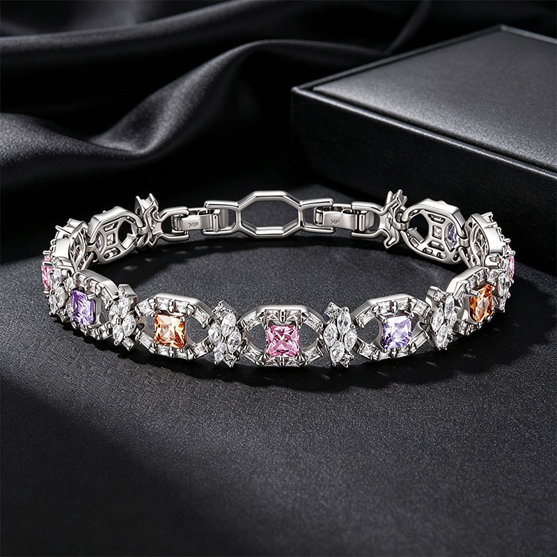 Pulsera Geométrica Circular con Dije de Cubo de Aleación de Cobre