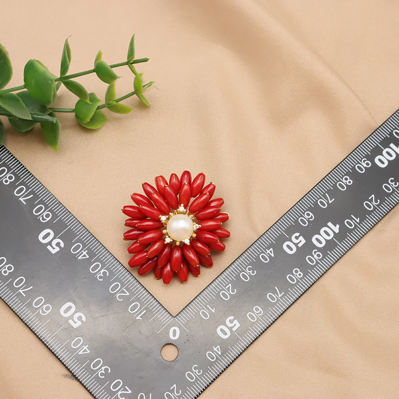 Broche vintage de perlas naturales de agua dulce con diseño de girasol, flor de bambú marino, estilo Chanel, hecho a mano, para Navidad.