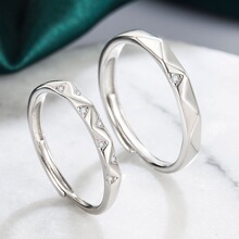 �M������H��ָС���OӋ�НM����Ό����ڿ��{���r�н�ָ��Ů��