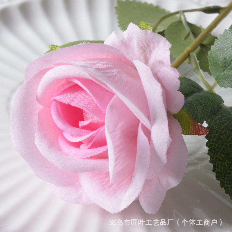 작은 벨벳 핑크 하트