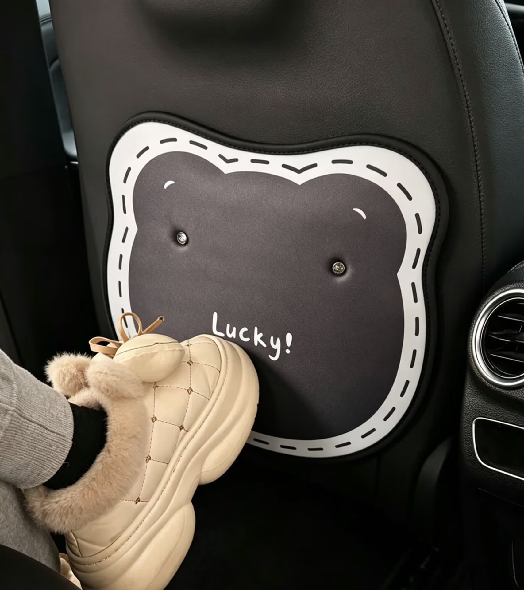 Ins-Style Black and White Dotted Line Bear Head Car Anti-Kick Mat, Bear Seat Back Protector, Scratch-Resistant and Dirt-Resistant Car Mat
