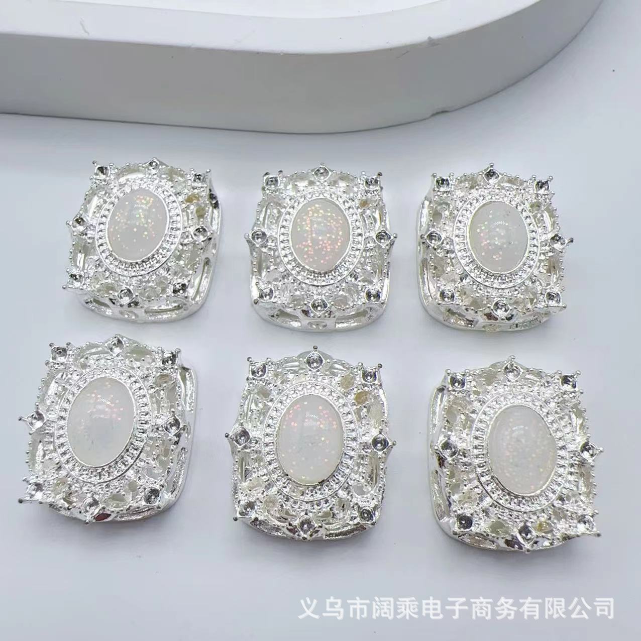 ダイヤモンドの長い方の大きい魔の箱の多い八穴のジルコニウムのdiyの手作りのビーズのブレスレットのネックレスの合金のアクセサリーのビーズの部品