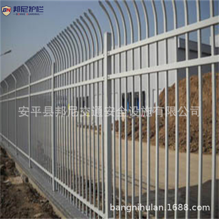 小区铁艺护栏锌钢护栏围墙庭院别墅隔离护栏室外厂房锌钢围栏批发