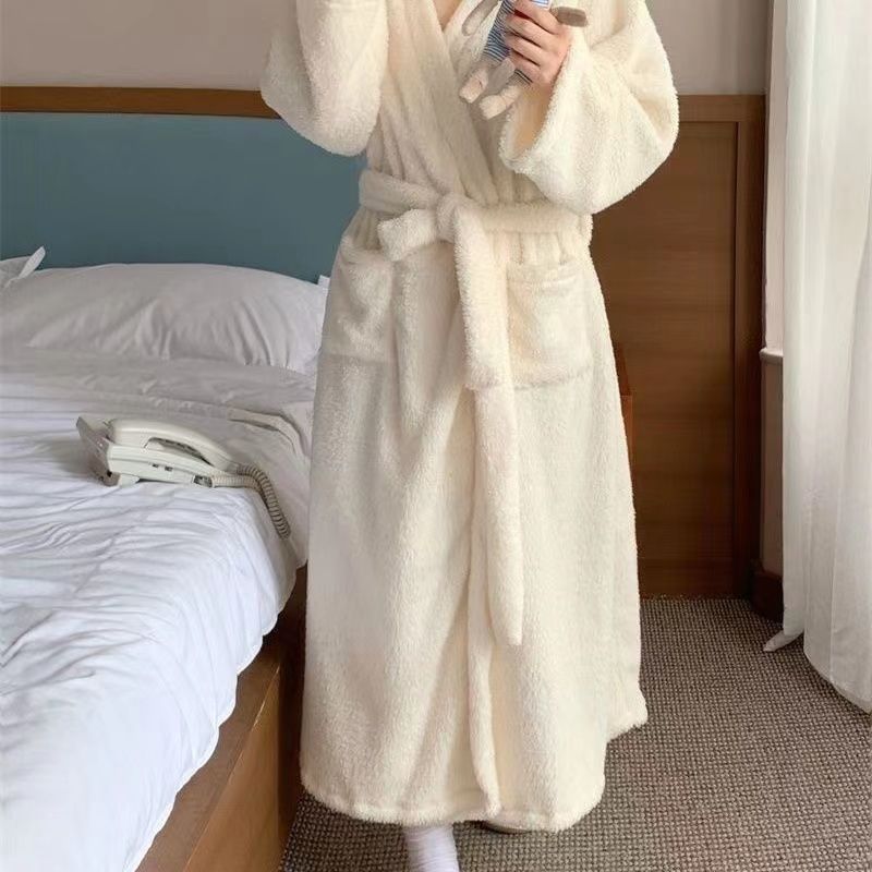 나이트 가운 여성의 가을과 겨울 2023 새로운 산호 양털 달콤한 스타일 귀여운 긴 잠옷 학생 홈 목욕 가운