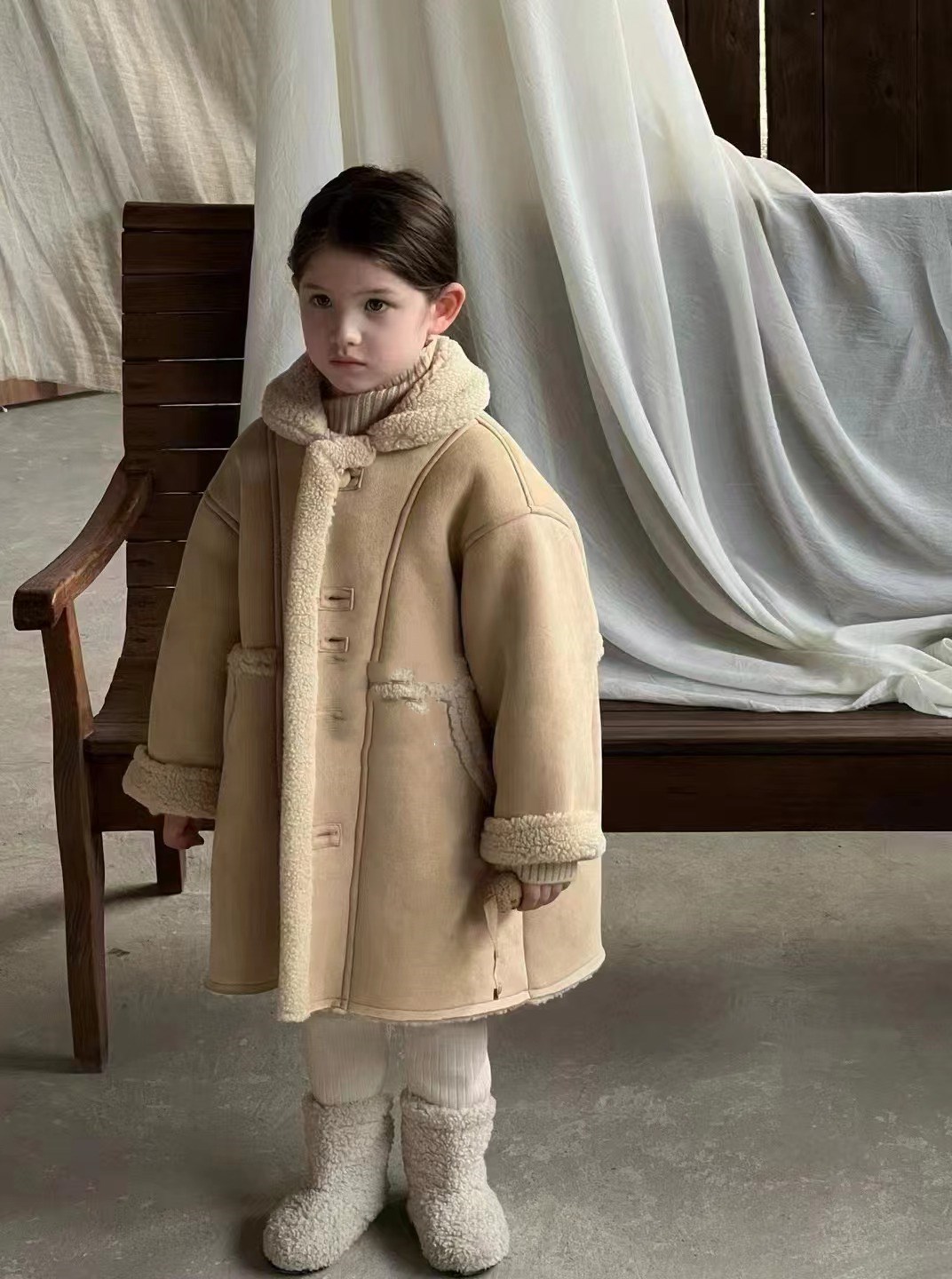 Vêtements pour enfants Manteau pour filles en peau d'agneau épaisse composite en peau de cerf camel manteau chaud vêtements d'extérieur_voghion.com