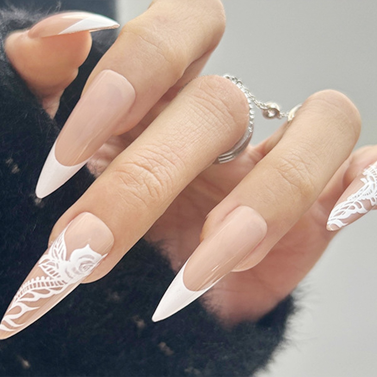 Uñas postizas de estilo francés populares transfronterizas, parches de uñas postizas largas, uñas postizas desmontables terminadas de fábrica.