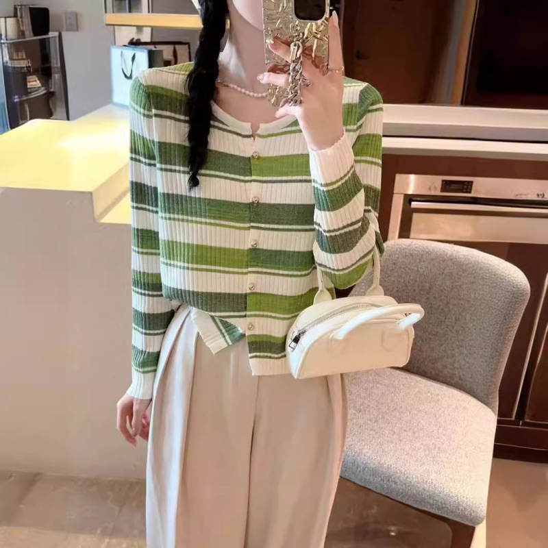 Bary flagship high quality round neck contrast color striped knitted cardigan spring Korean New Ice Silk slim top for women Bary flagship high quality round neck contrast color striped knitted cardigan spring Korean New Ice Silk slim top for women
