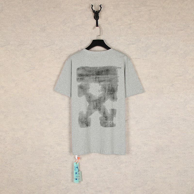 [Código europeo] versión correcta de impresión de acuarela splash tinta gradiente flecha graffiti ow marca de moda de manga corta pareja camiseta