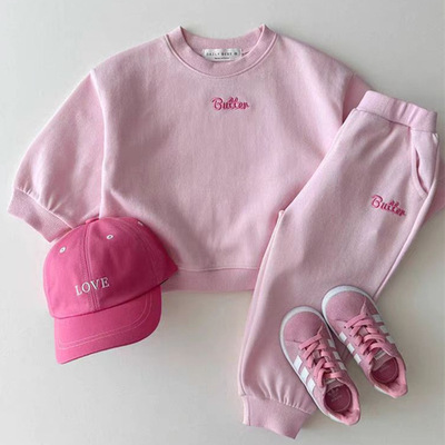 In the early summer of 2017, the new women's Korean version of the fashion small cardigan middle sleeve short embroidered sunscreen clothes thin versatile