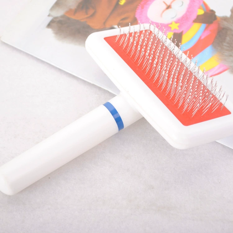 Оптовые расчески для зоомагазинов с белыми ручками, игольчатые расчески с защитными подушками, средства для чистки кошек и собак, удобные щетки.