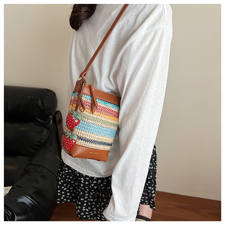 In the summer of 2025, there are new fashionable and fresh woven handbags, bucket bags, shoulder bags, underarm bags and women's bags undefined