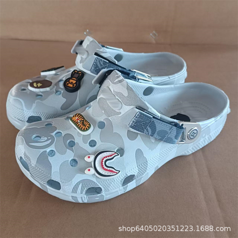 Celebrity Bape style camouflage ape print Bape electroplated buckle clogs comfortable slippers sandals beach shoes
