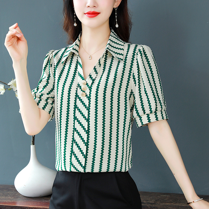 Fitted summer shirt