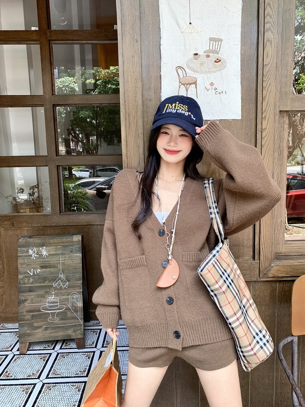 小仙倪子软糯松弛感针织衫套装秋季爆款美拉德宽松开衫短裤两件套|undefined