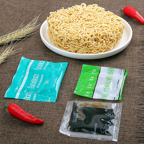 Produced in March, White Elephant Mixed Lotus 6 boxes of turkey noodles, scallion oil, lobster, salted egg yolk, Chongqing small noodles, dry cold noodles
