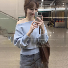 针织衫女秋季新款法式设计感浅蓝色一字肩长袖上衣薄款毛衣外搭