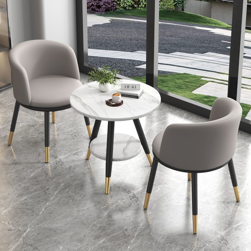 Mesa y silla de balcón de lujo ligero set de tres piezas red red una mesa dos sillas creativa mesa casual simple recepción mesa redonda set combinación