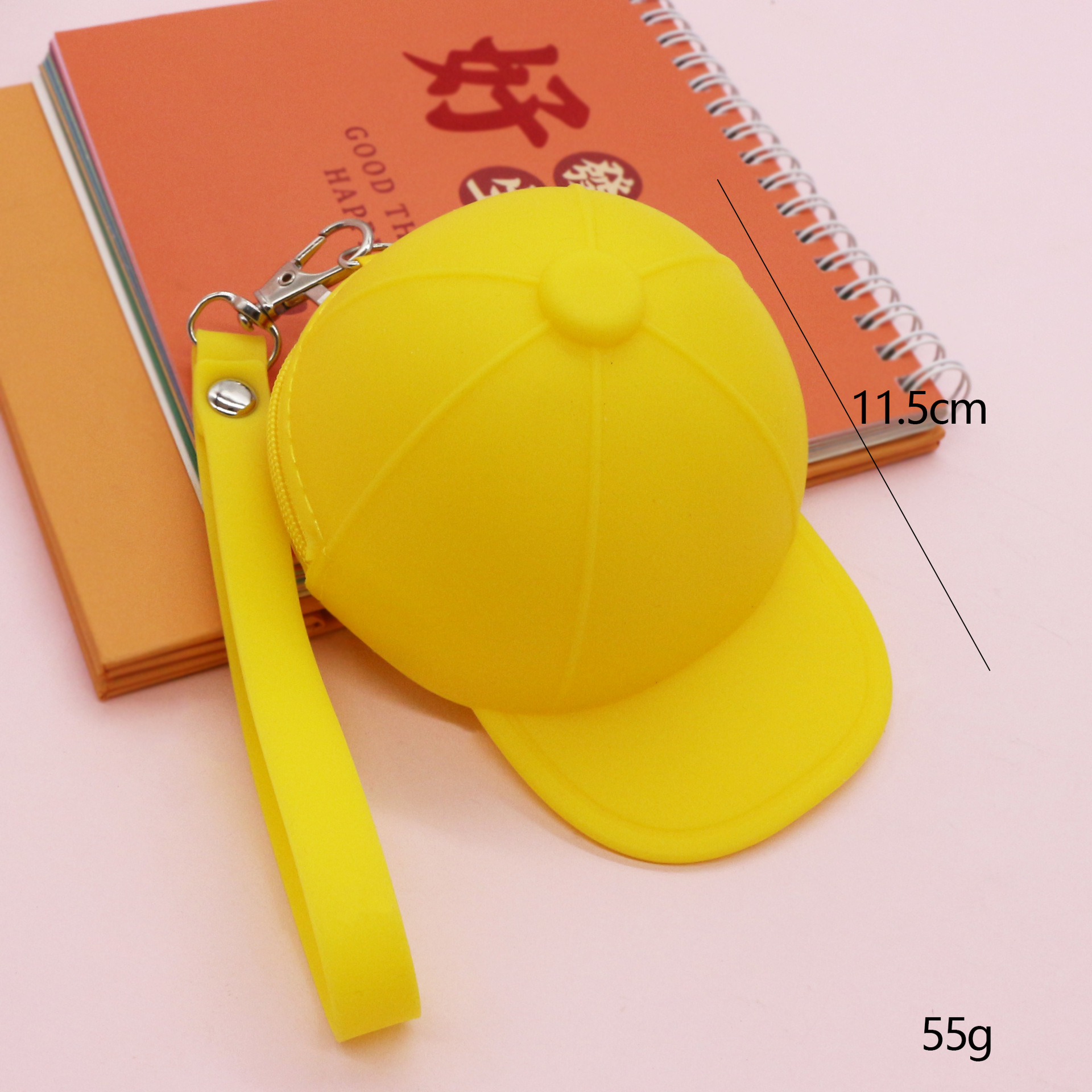 Sombrero amarillo y billetera cero