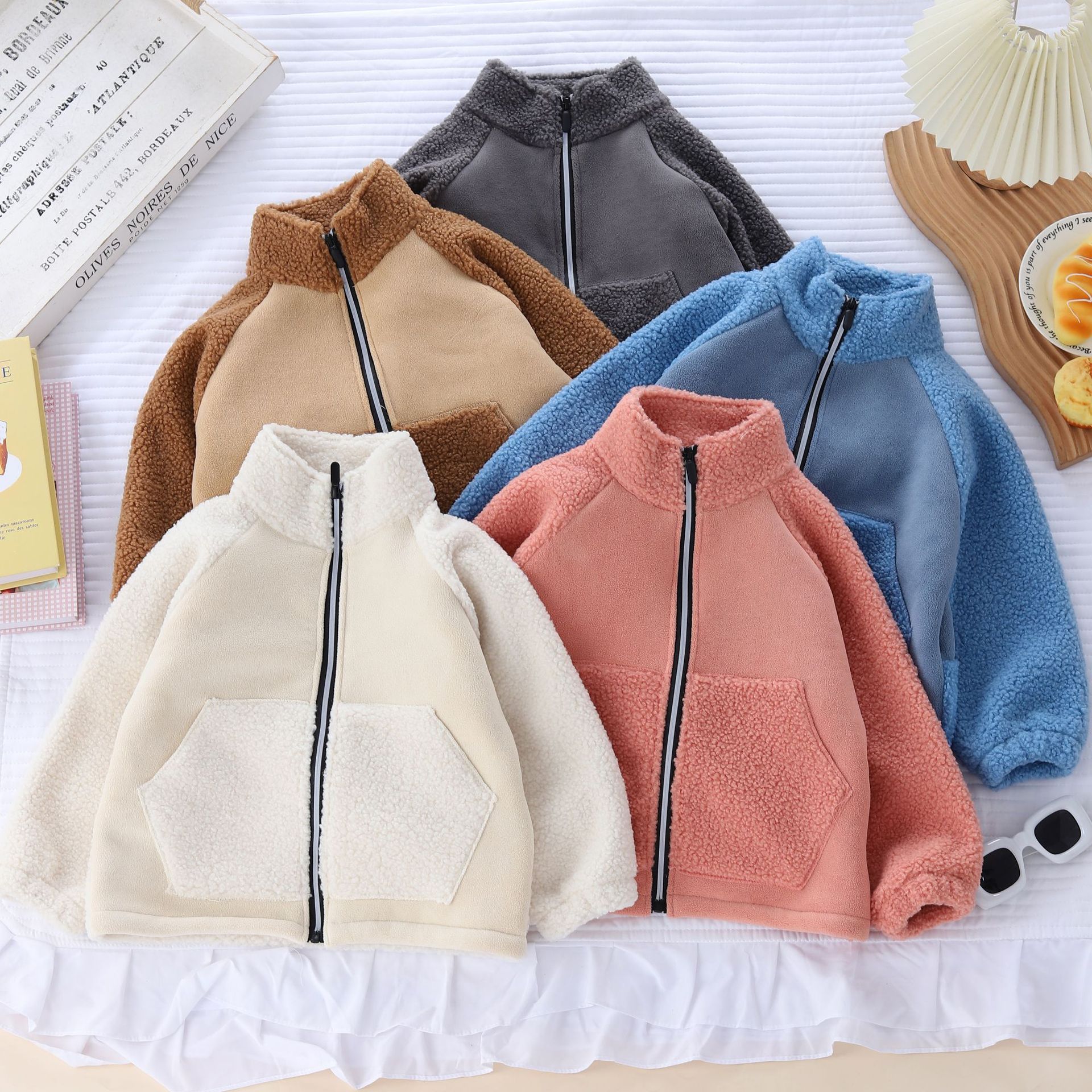 [Year-End Clearance] Autumn and Winter Children's Fleece Jackets for Boys and Girls, Medium and Large Children's Tops and Jackets