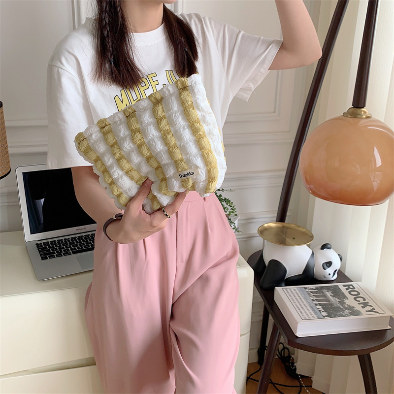 Women's Medium Summer Polyester Lingge Basic Classic Style Square Zipper Cosmetic Bag display picture 2