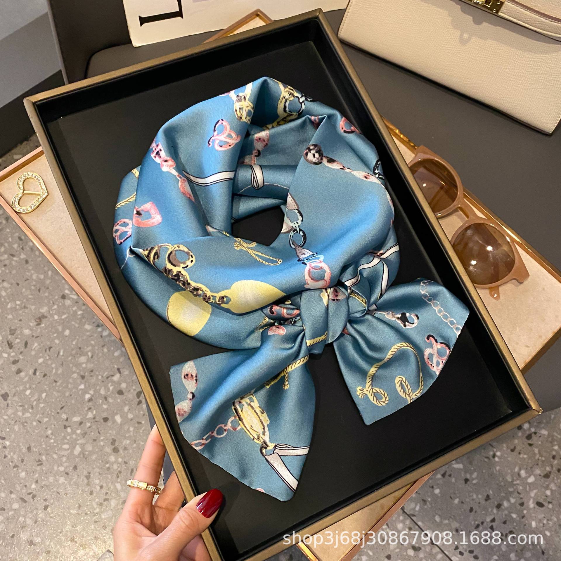 37 cadena azul de Kazajstán