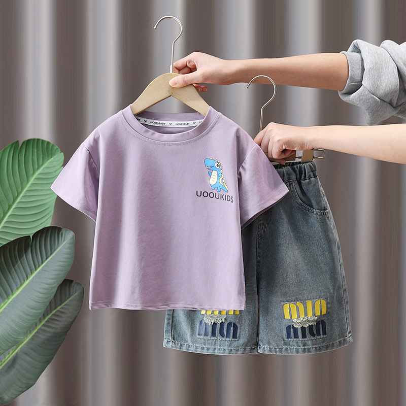 7327 Traje de camiseta de dinosaurio para niños 2025 Nuevo estilo de verano de manga corta para niños guapos Juego de dos piezas de celebridades de Internet Verano 6
