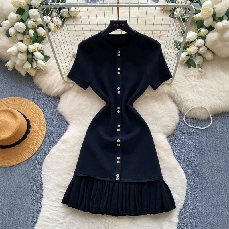 Black Short-Sleeved Dress for Women, New Summer Style, Waist-Cinching, Slimming, Fishtail Ruffled Hem, Light and Mature Style, Suitable for Commuting, Little Black Dress Black Short-Sleeved Dress for Women, New Summer Style, Waist-Cinching, Slimming, Fishtail Ruffled Hem, Light and Mature Style, Suitable for Commuting, Little Black Dress