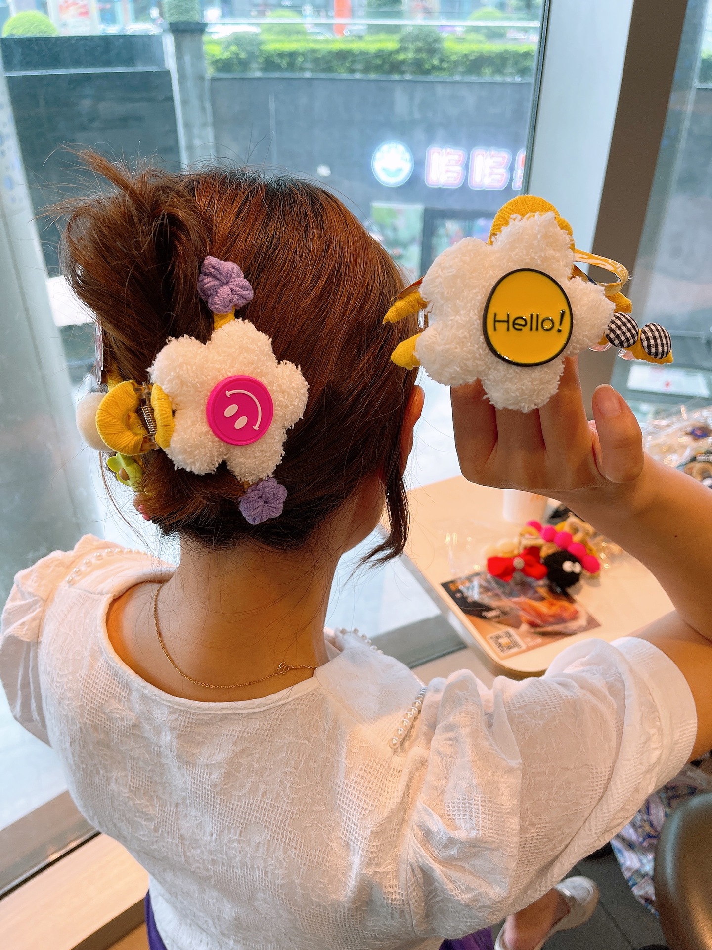 63g Weight Headwear Classification Birthday Occasion Flower Pattern Women'S Gender Retro Style Red, Yellow Color Autumn And Winter Cute Hairy Little Flower Smile Net Red Ins Clip Back Head Cute Heart Girl Clip Head Jewelry 3