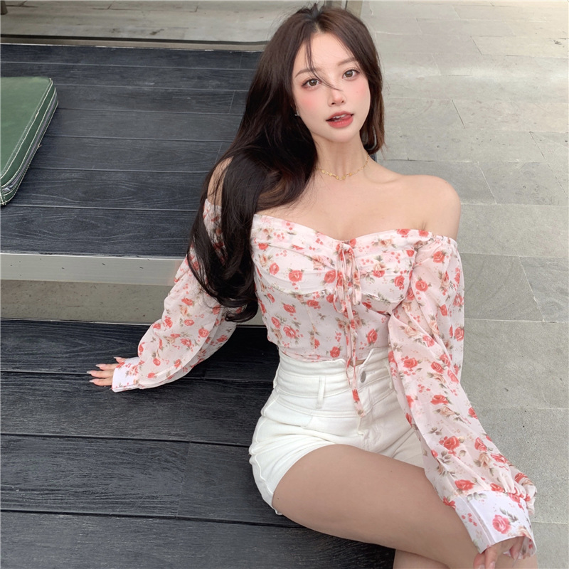 Women's Sweet Floral One-shoulder Shirt - Chic Look