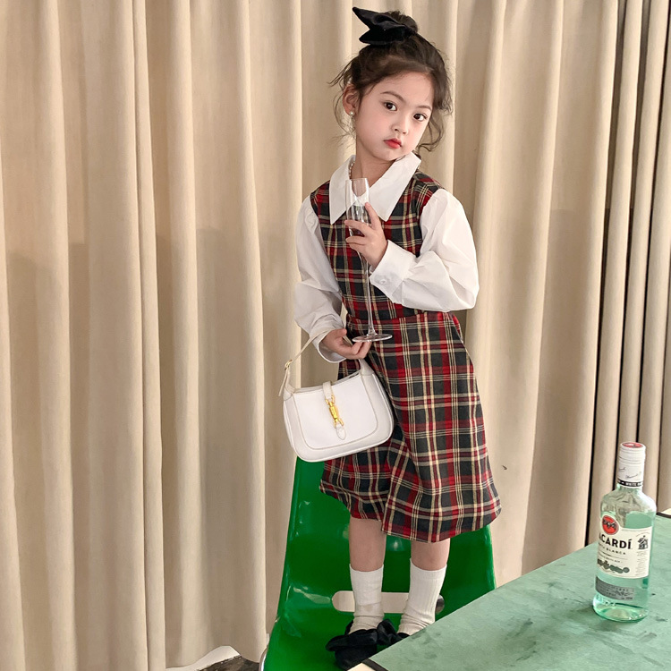 Vestido DE LOS NIÑOS 2024 primavera nuevas niñas vestido de camisa a cuadros sin espalda Medio y grandes niños niñas estilo universitario vestido falda