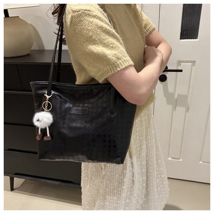 New simple and casual tote bag wholesale, cross-border shopping, commuting, armpit bag, large capacity, trendy and fashionable shoulder bag undefined