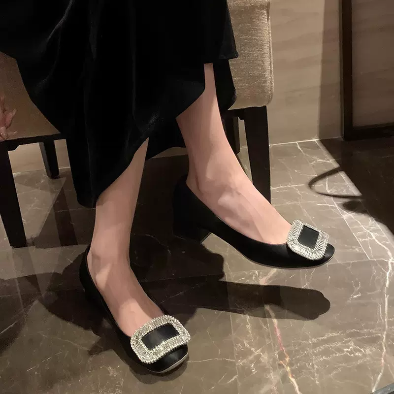 春季浅口单鞋黑色船鞋方扣水钻粗跟中跟瓢鞋子粗跟平底rv婚鞋女