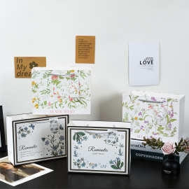 草木共生法式简约高级感礼品袋化妆饰品包装礼物袋精致压纹手提袋