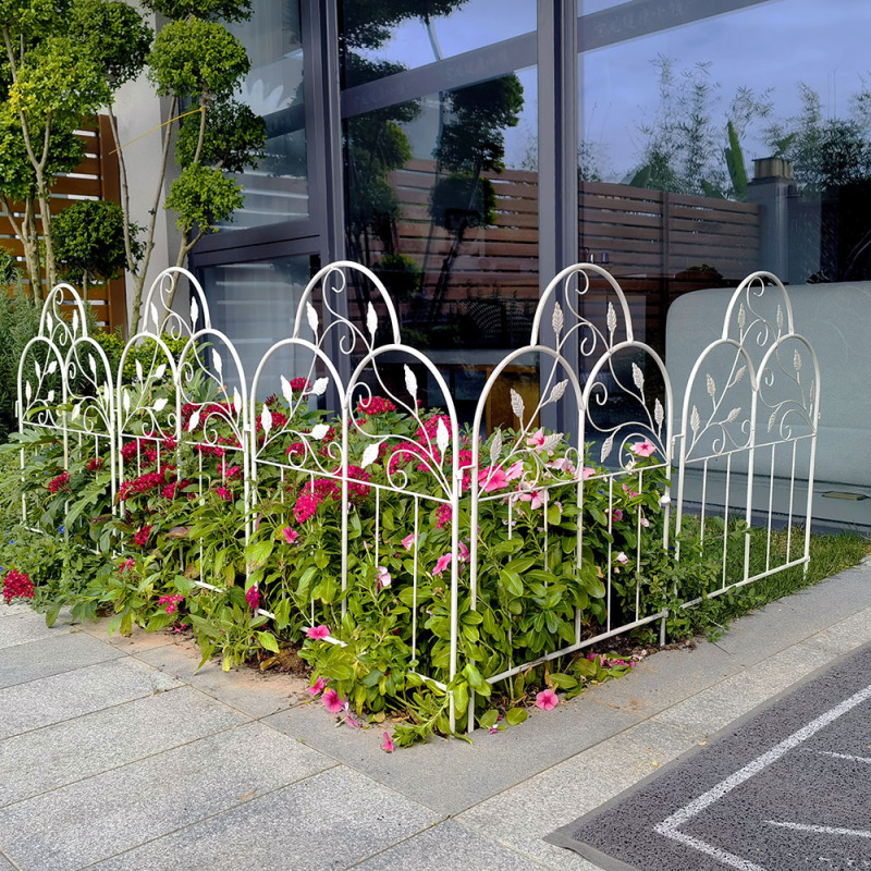 Outdoor Garden Wrought Iron Small Fence Garden Courtyard Screen Decoration Fence Park Garden Fence Dog Fence Rack Outdoor Garden Wrought Iron Small Fence Garden Courtyard Screen Decoration Fence Park Garden Fence Dog Fence Rack