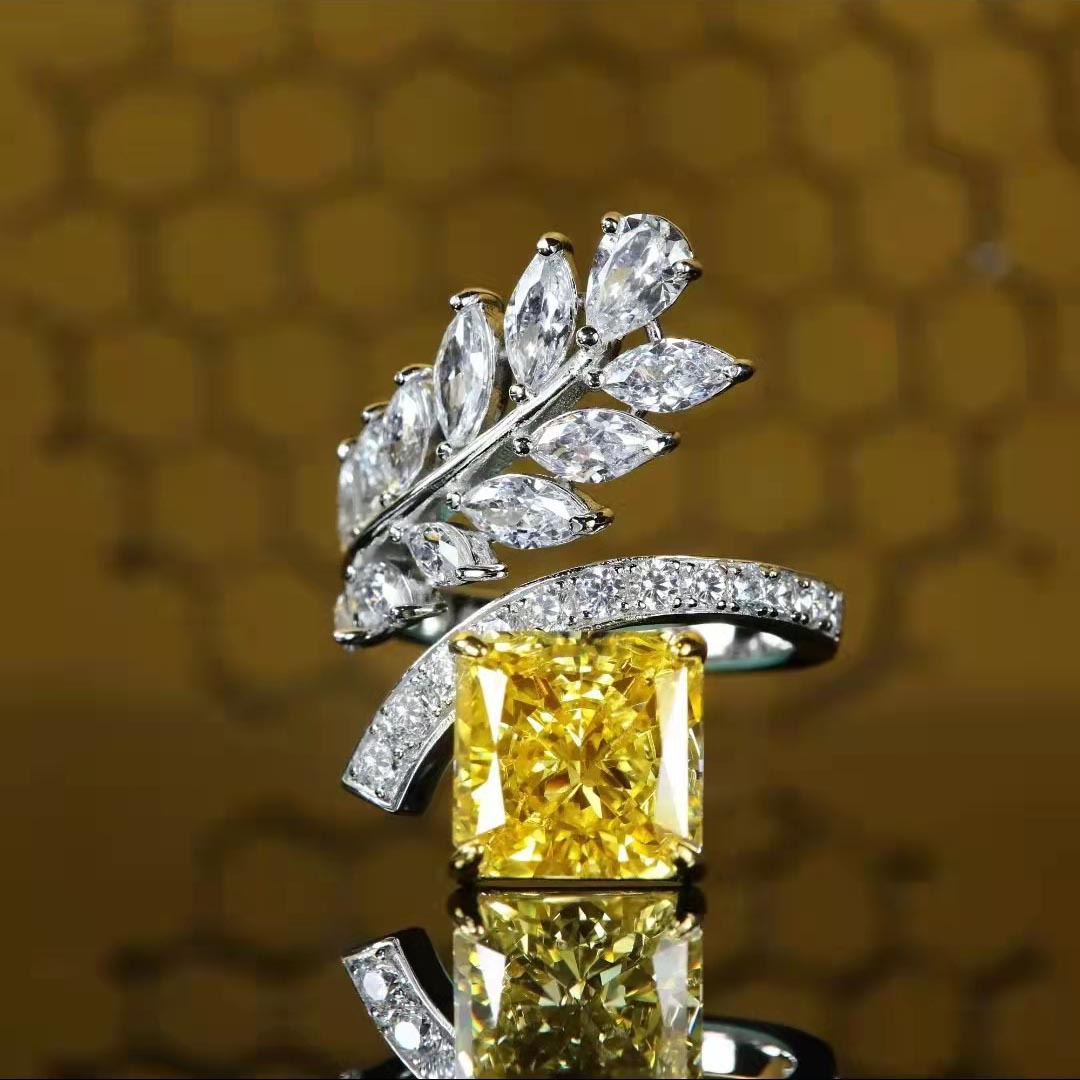 Mode Eingelegte Zirkon Blatt Gelb Diamant Ring Eis Blume Kupfer Ring display picture 1