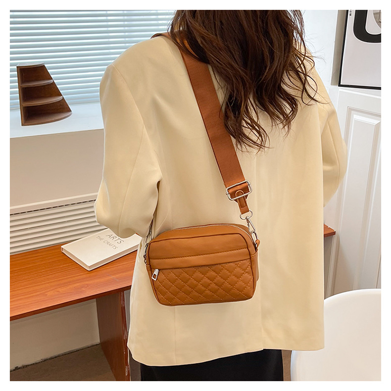 Lingge maquillage 2023 nouveau petit parfum Style épaule Guangzhou mode sac de téléphone pour femmes_voghion.com