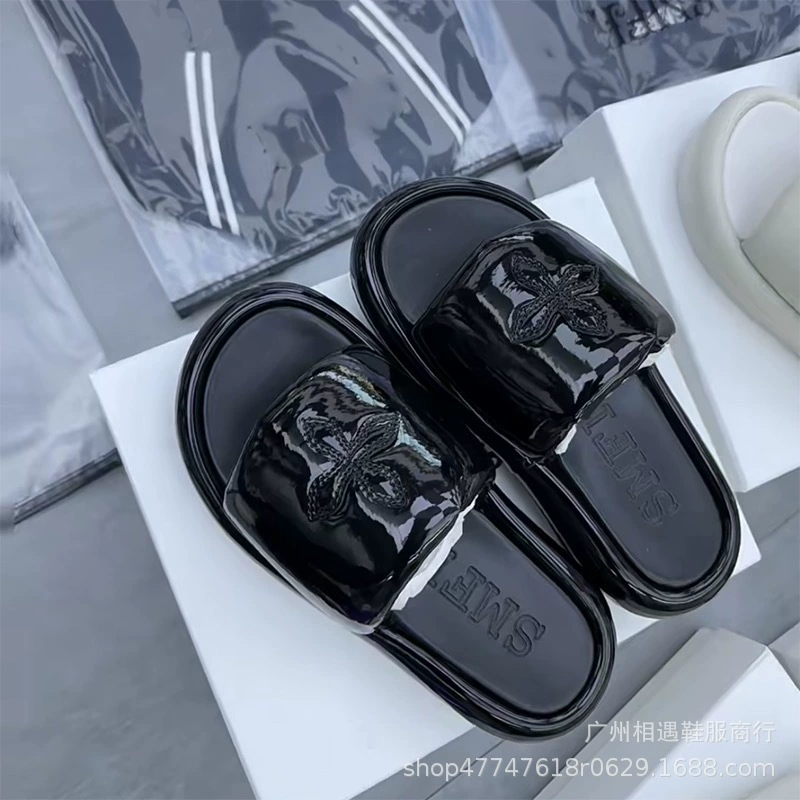 XXSM черные тапочки из лакированной кожи в том же стиле, глянцевые кожаные тапочки с кракле и крестообразным цветком на толстой подошве, национальные модные блестящие кожаные тапочки
